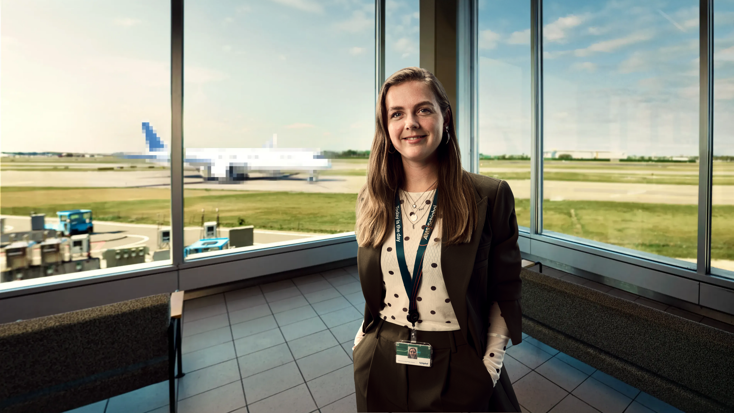 Britt doet alles voor een financieel gezond Schiphol