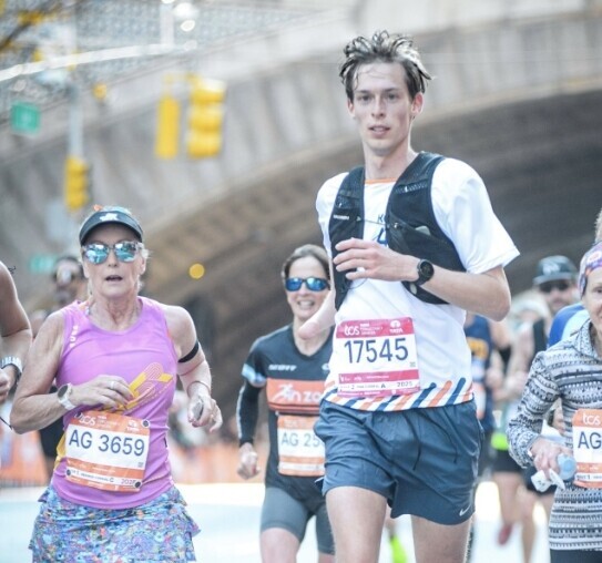 Victor gebruikt zijn DIB voor het startbewijs van de New York Marathon: een concreet doel dat hem scherp houdt en energie oplevert op én buiten het werk. 