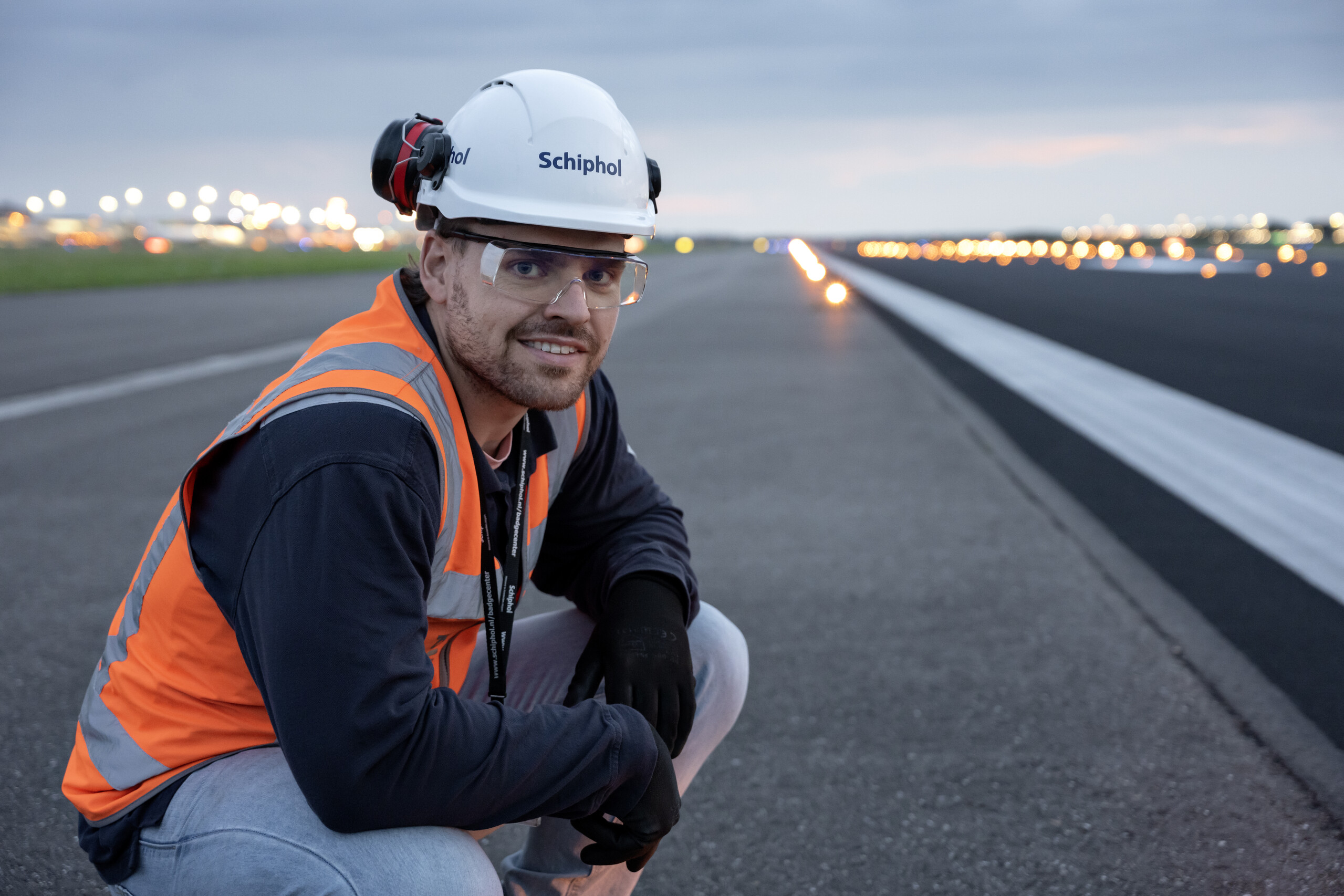 'Het is pure magie als je op de landingsbaan bent waar de vliegtuigen naast je rijden. Een unieke werkplek.'