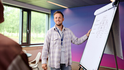 "Schiphol is a big player in the Netherlands and in the world. An opportunity like this should be seized with both hands."