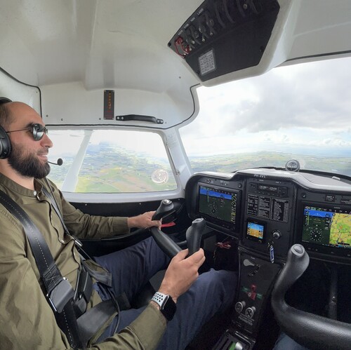 Inanc heeft zijn eerste 4 vlieglessen betaald vanuit DIB.