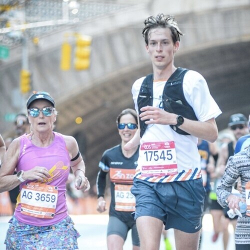Victor gebruikt zijn DIB voor het startbewijs van de New York Marathon: een concreet doel dat hem scherp houdt en energie oplevert op én buiten het werk. 
